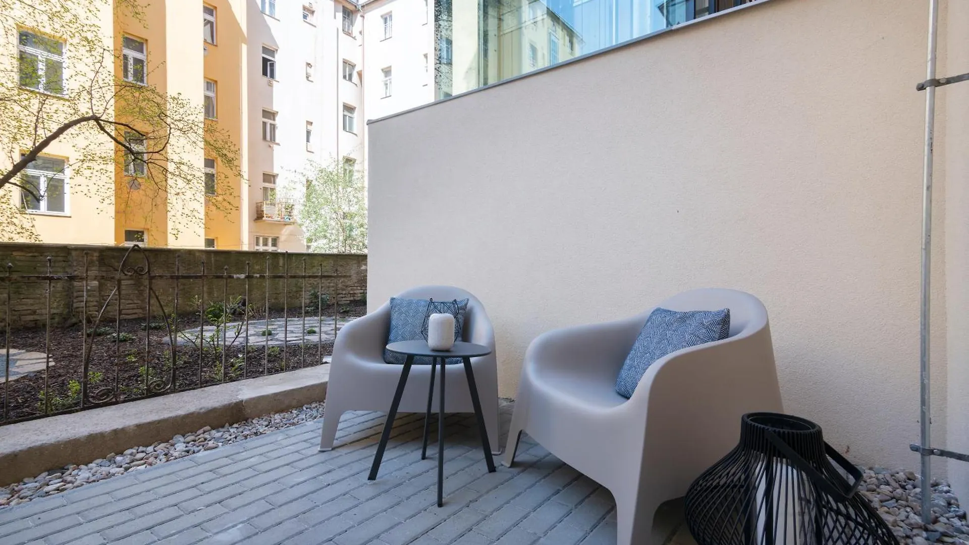 Aparthotel Hidden Art Boutique Residence By Dwellfort Prague