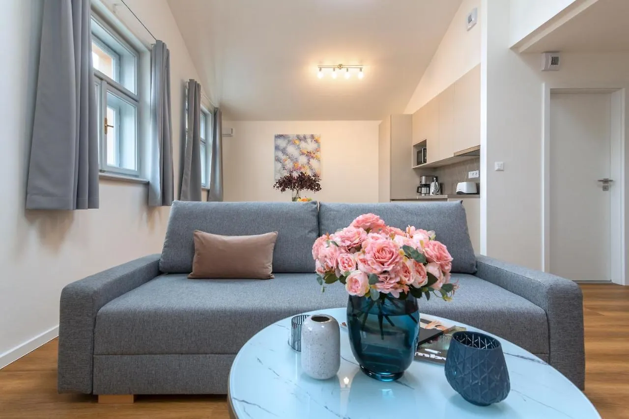 **** Apartahotel Hidden Art Boutique Residence By Dwellfort Praga República Checa