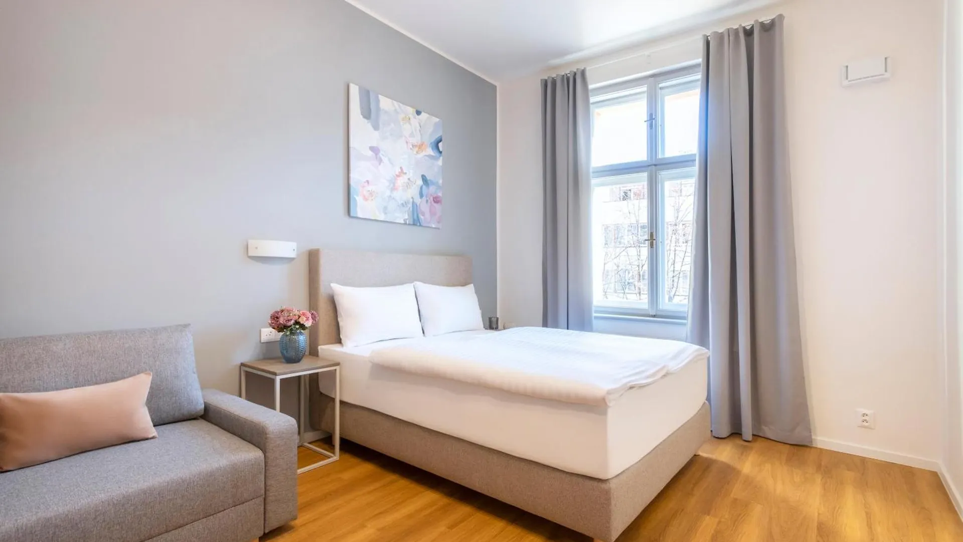 Hidden Art Boutique Residence Prague 4*,